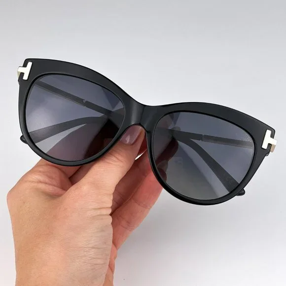 Tom Ford FT0821/S KIRA 01D Sunglasses Black Polarized Gradient Cat Eye Women